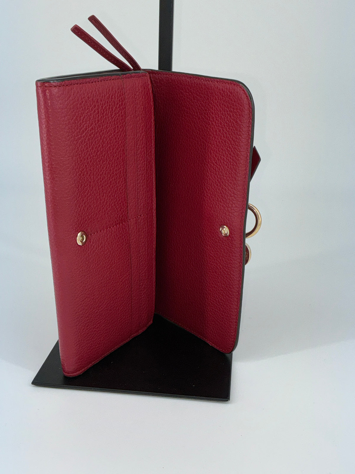 Chloé Long Wallet – Bordeaux Textured Leather with Gold C Charm