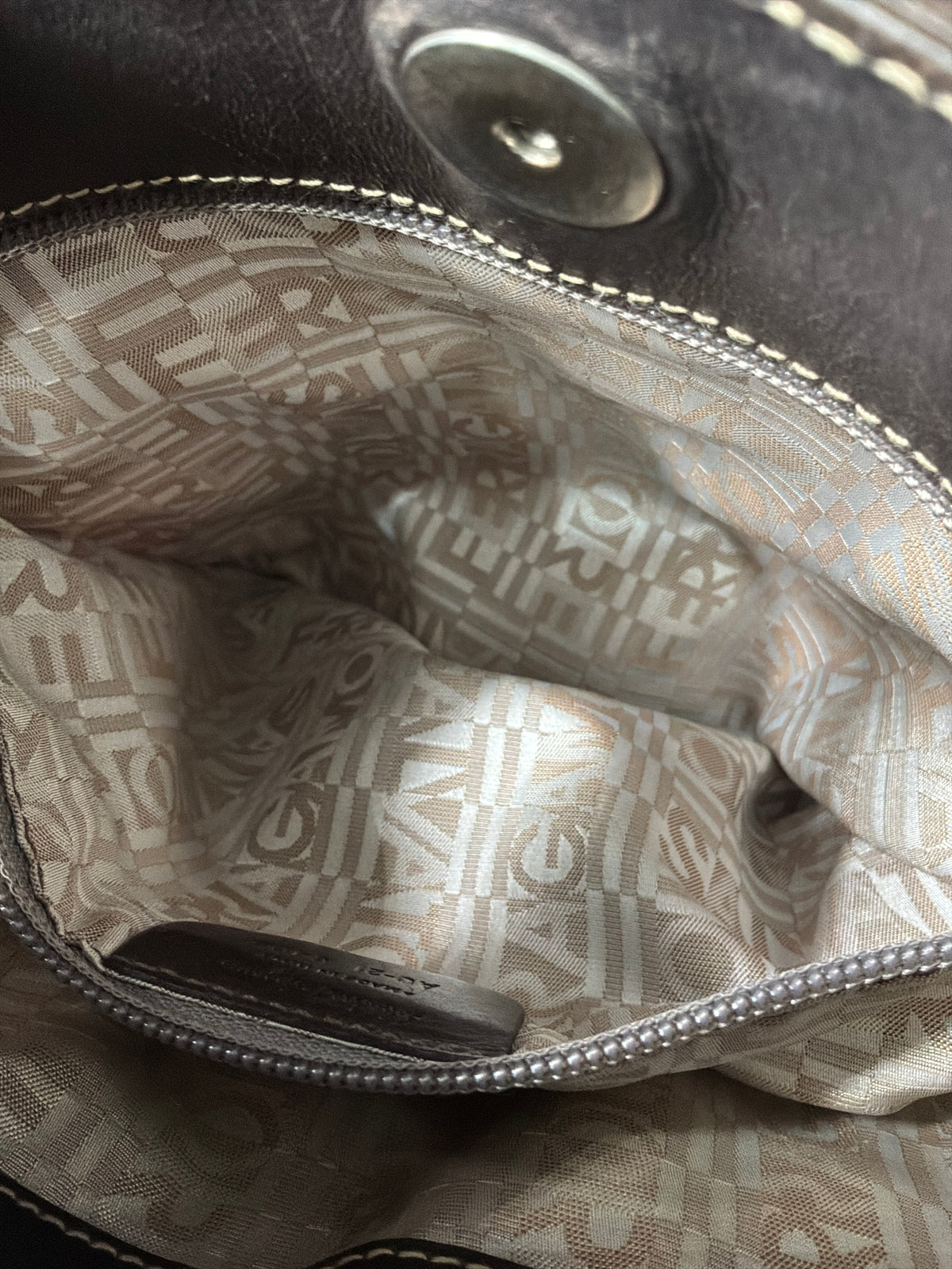 Salvatore Ferragamo Jungle Safari Printed Canvas Shoulder Bag – Multicolor / Black