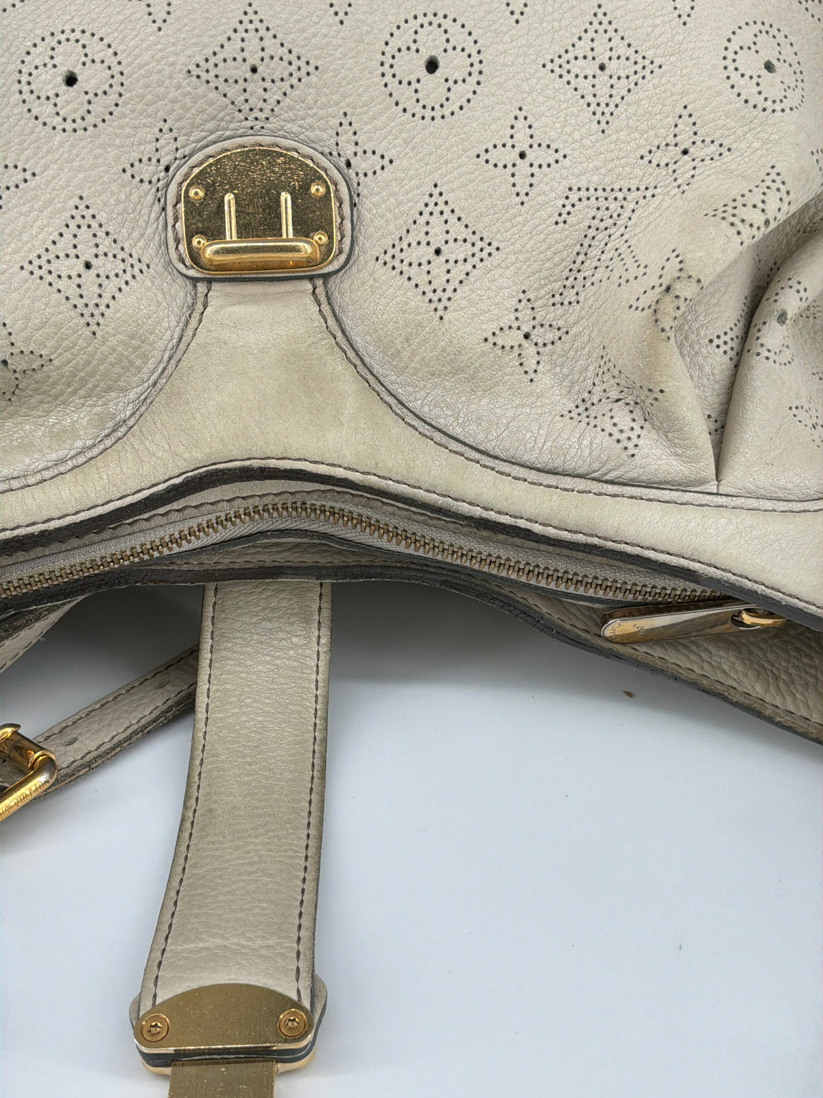 Louis Vuitton Mahina Perforated Leather Hobo – Ivory Monogram