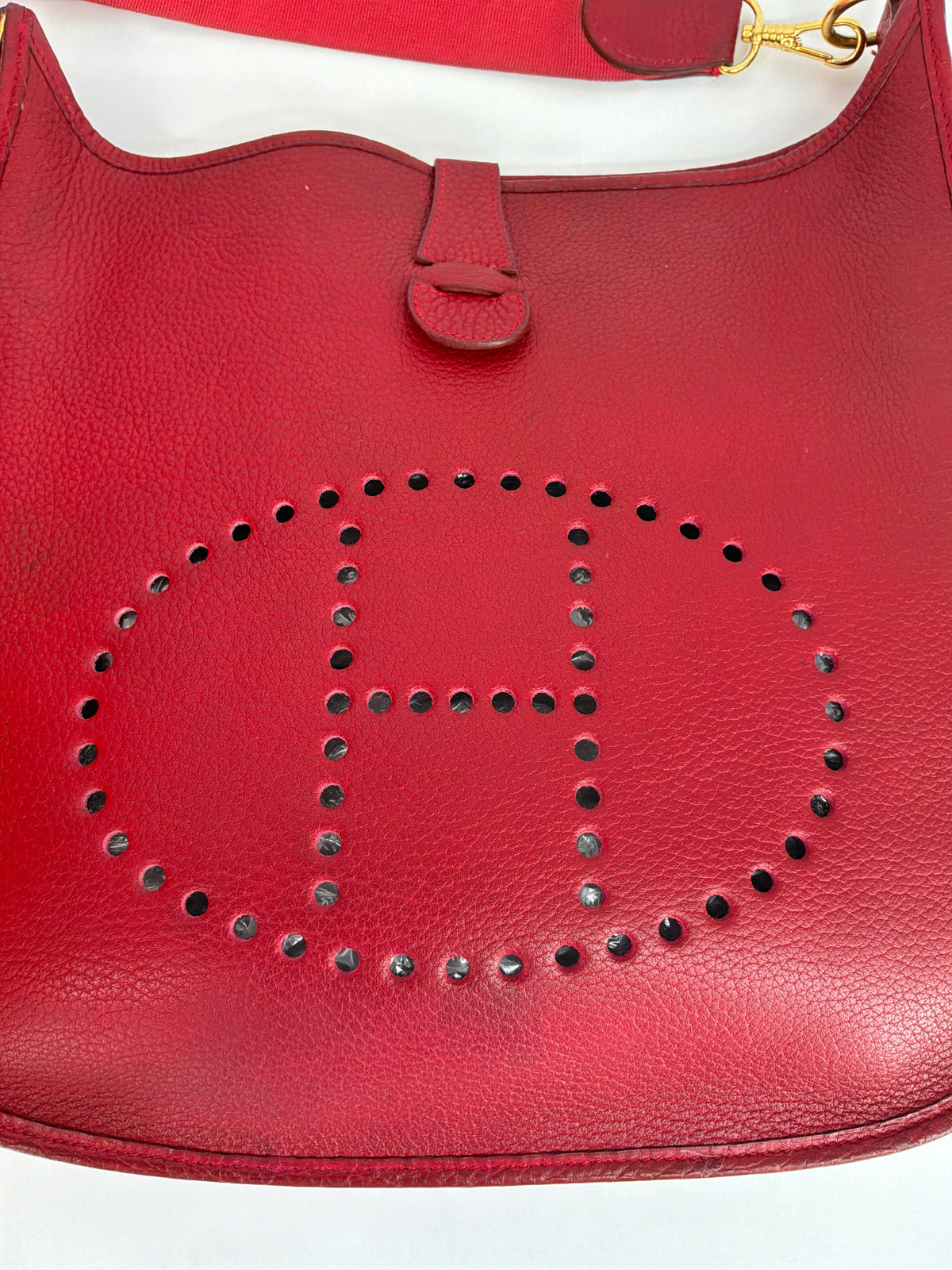 Hermès Evelyne I Clemence Leather Crossbody Bag – Red