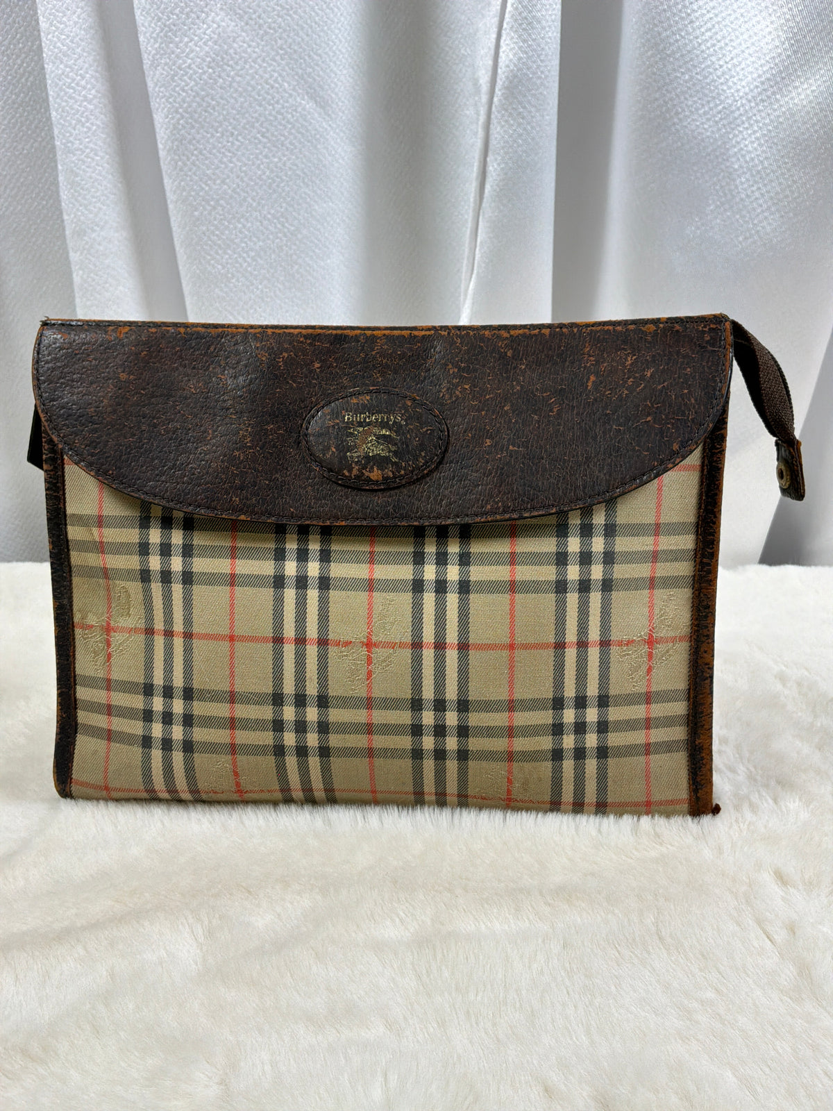 Burberry’s Vintage clutch