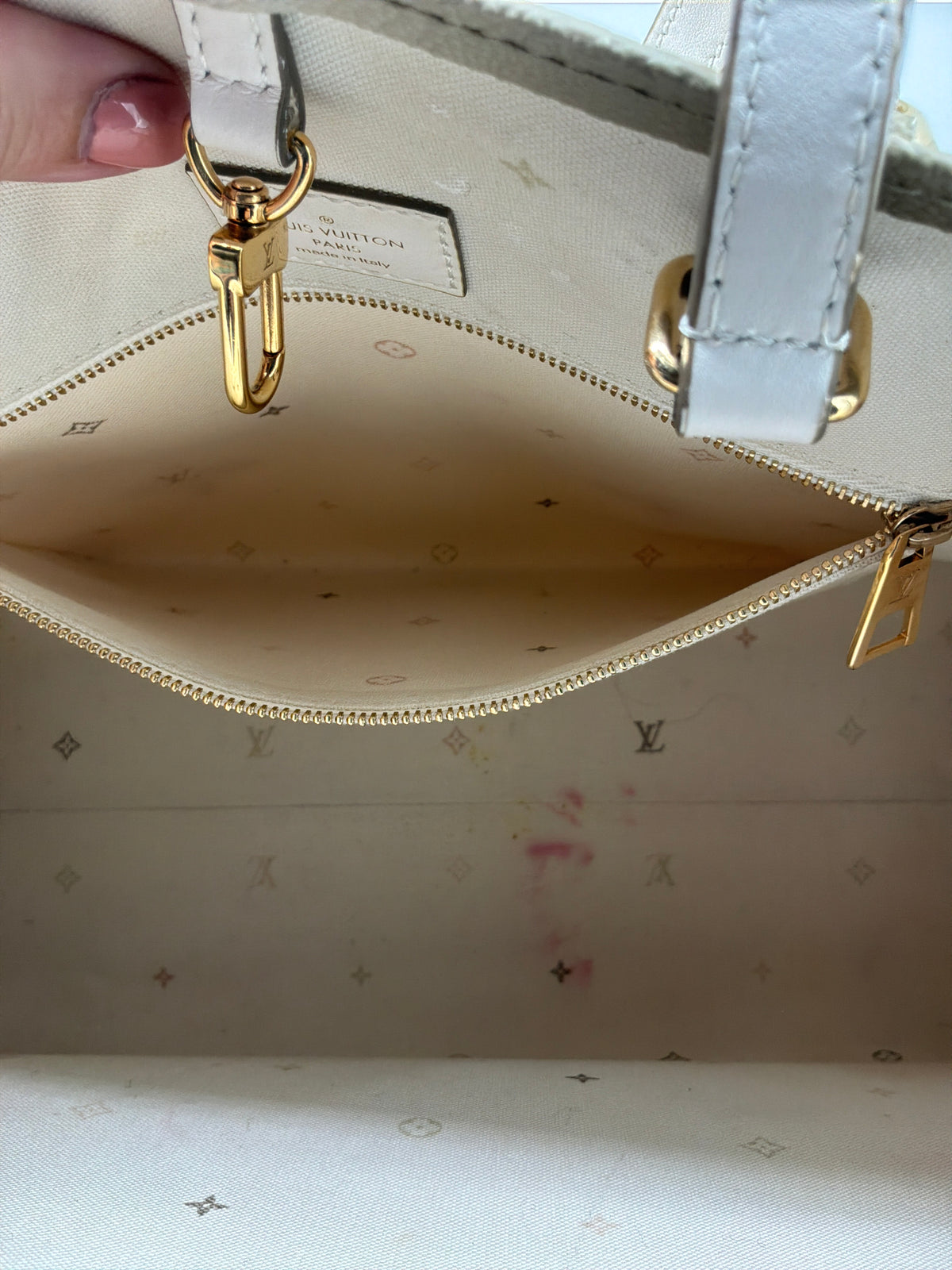 Louis Vuitton OnTheGo MM – Monogram Empreinte Gradient Leather