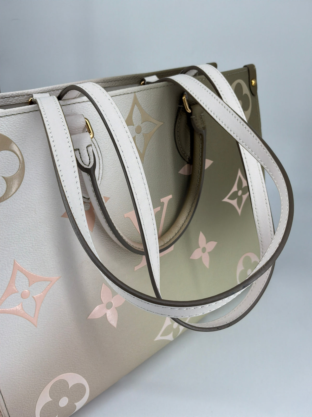 Louis Vuitton OnTheGo MM – Monogram Empreinte Gradient Leather