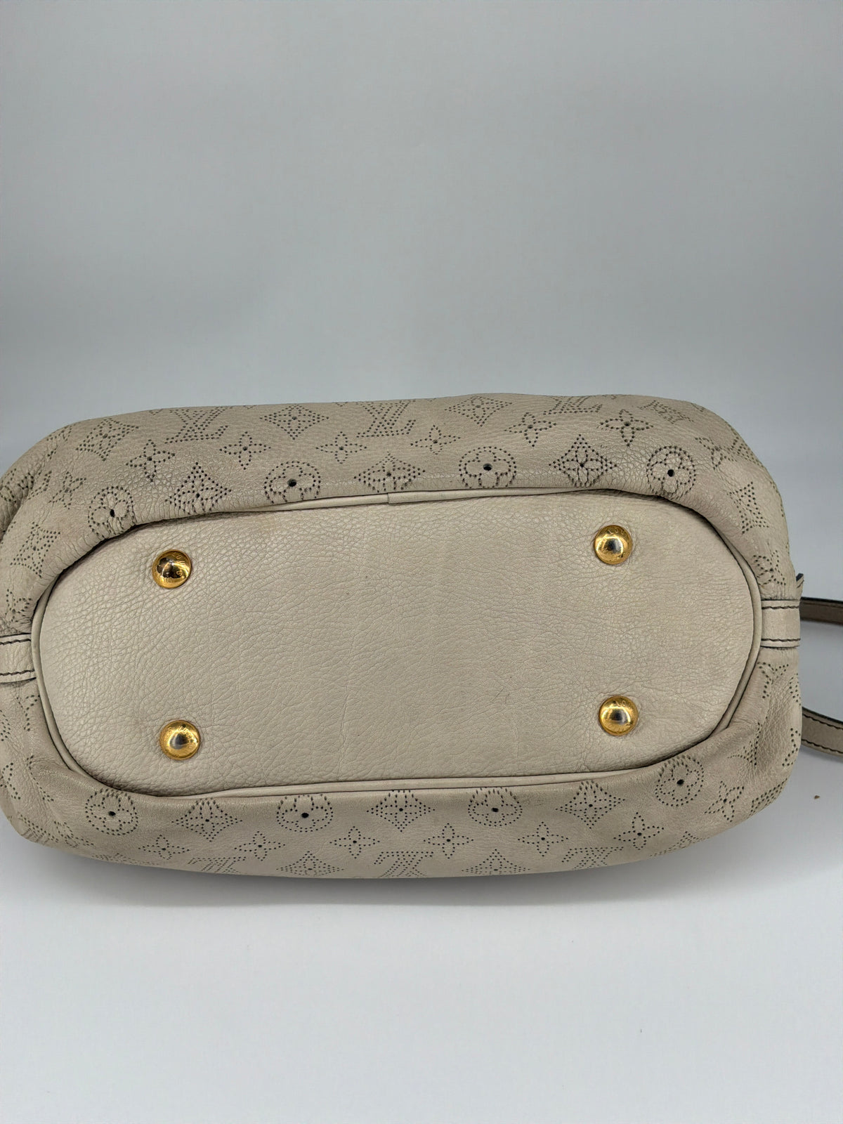 Louis Vuitton Mahina Perforated Leather Hobo – Ivory Monogram