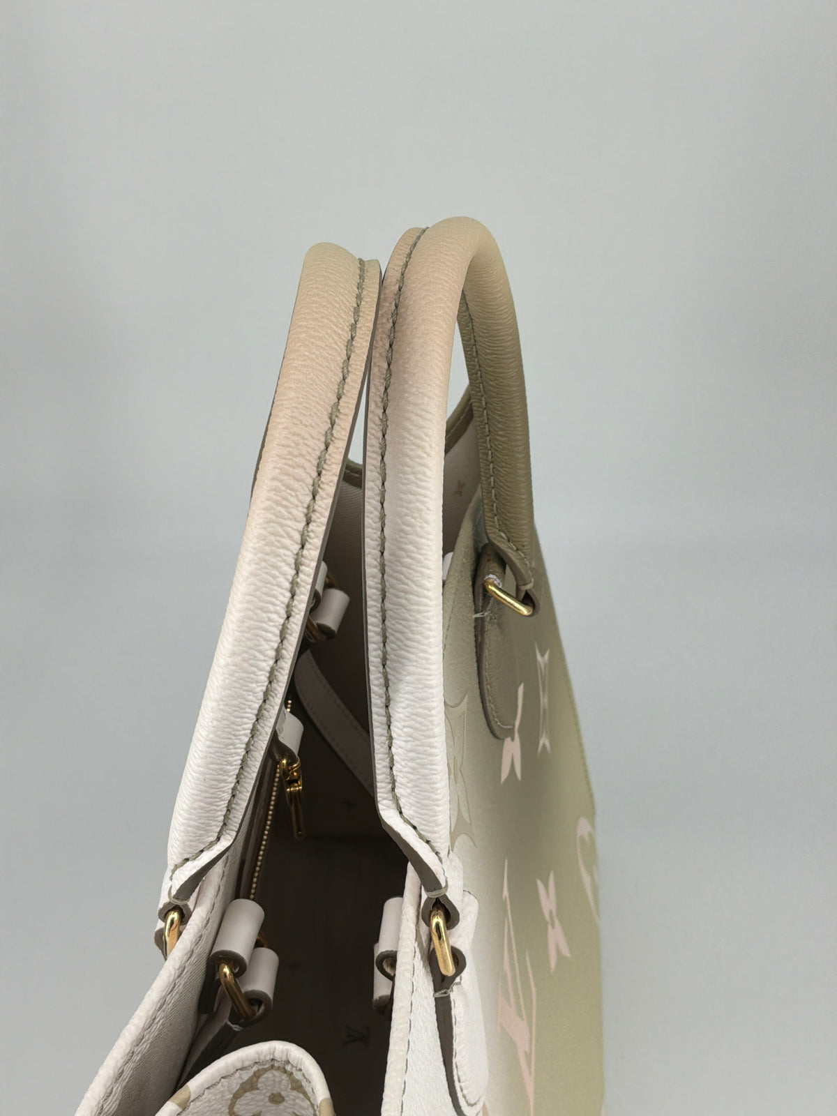 Louis Vuitton OnTheGo MM – Monogram Empreinte Gradient Leather