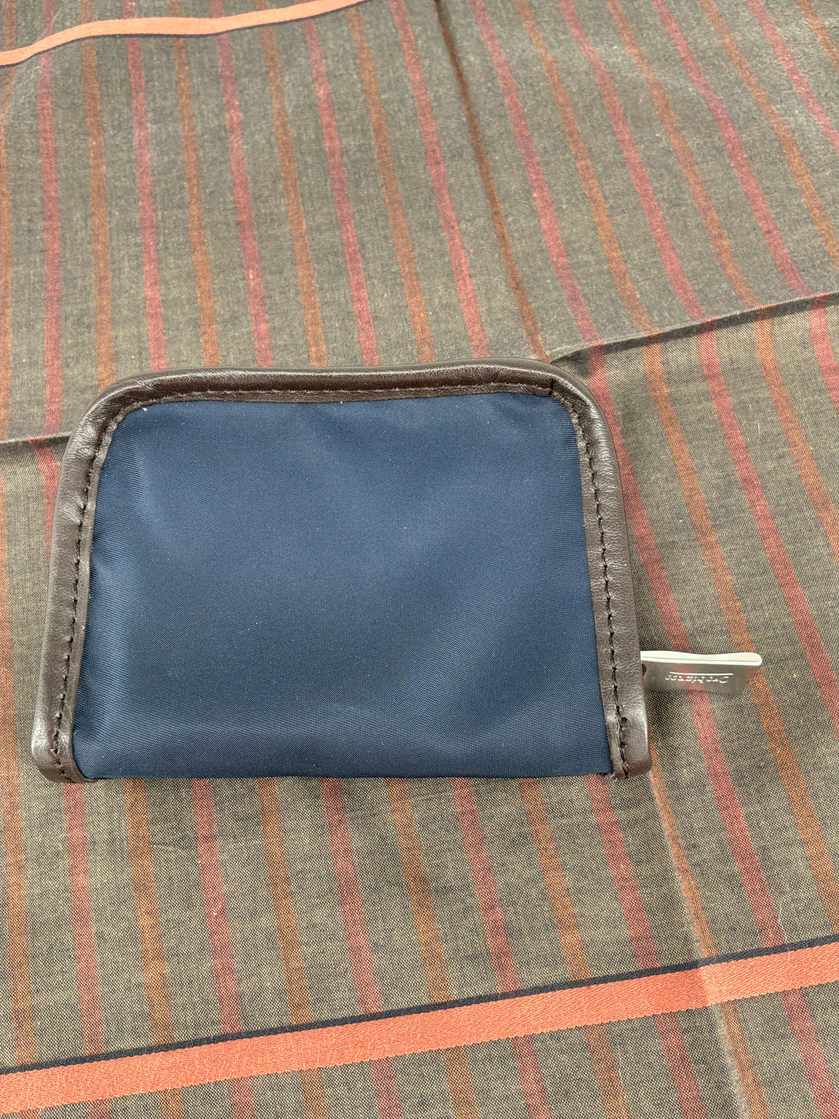 Orobianco Zippered Wallet and Striped Scarf Gift Set – Navy Blue