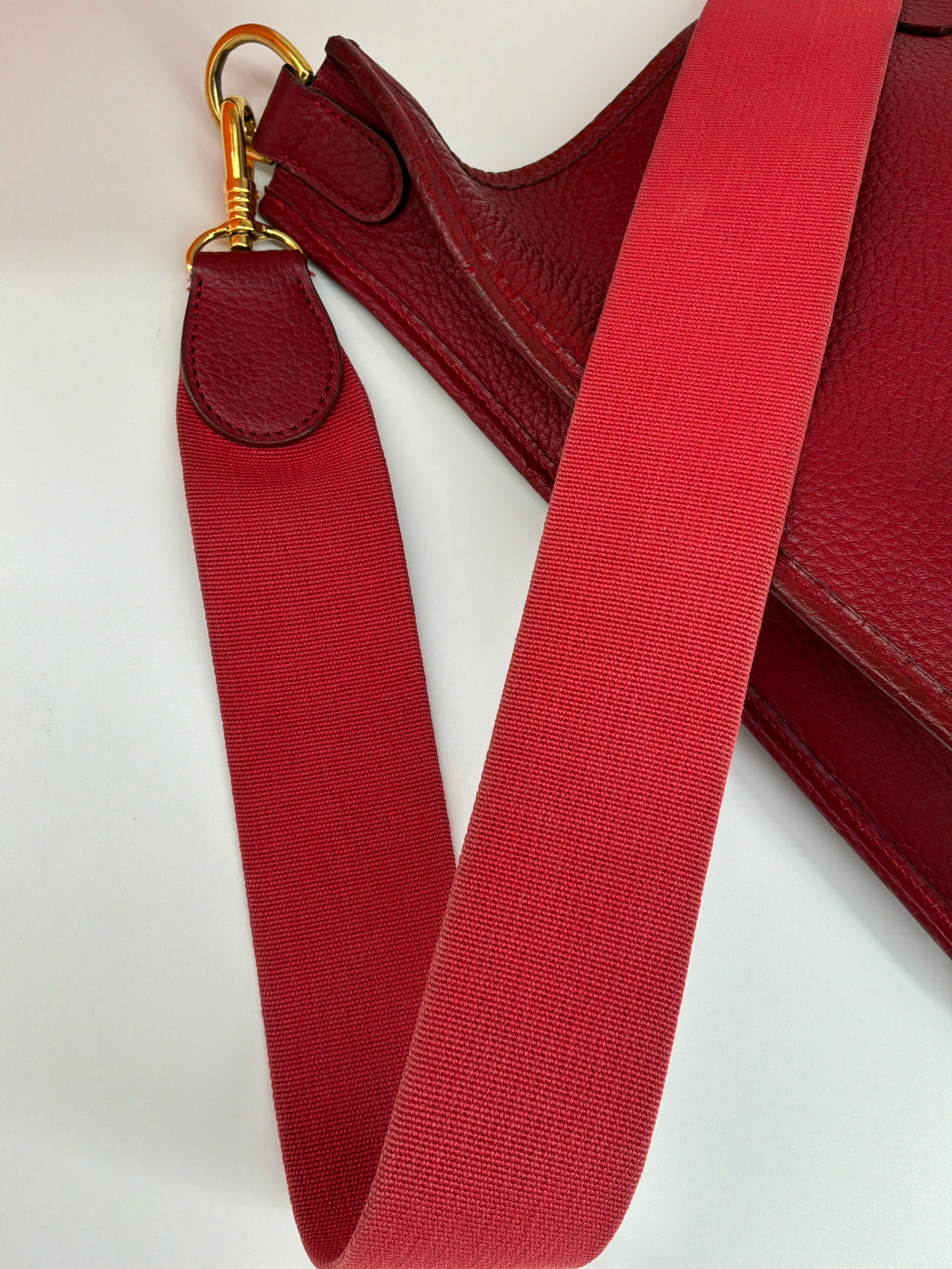 Hermès Evelyne I Clemence Leather Crossbody Bag – Red