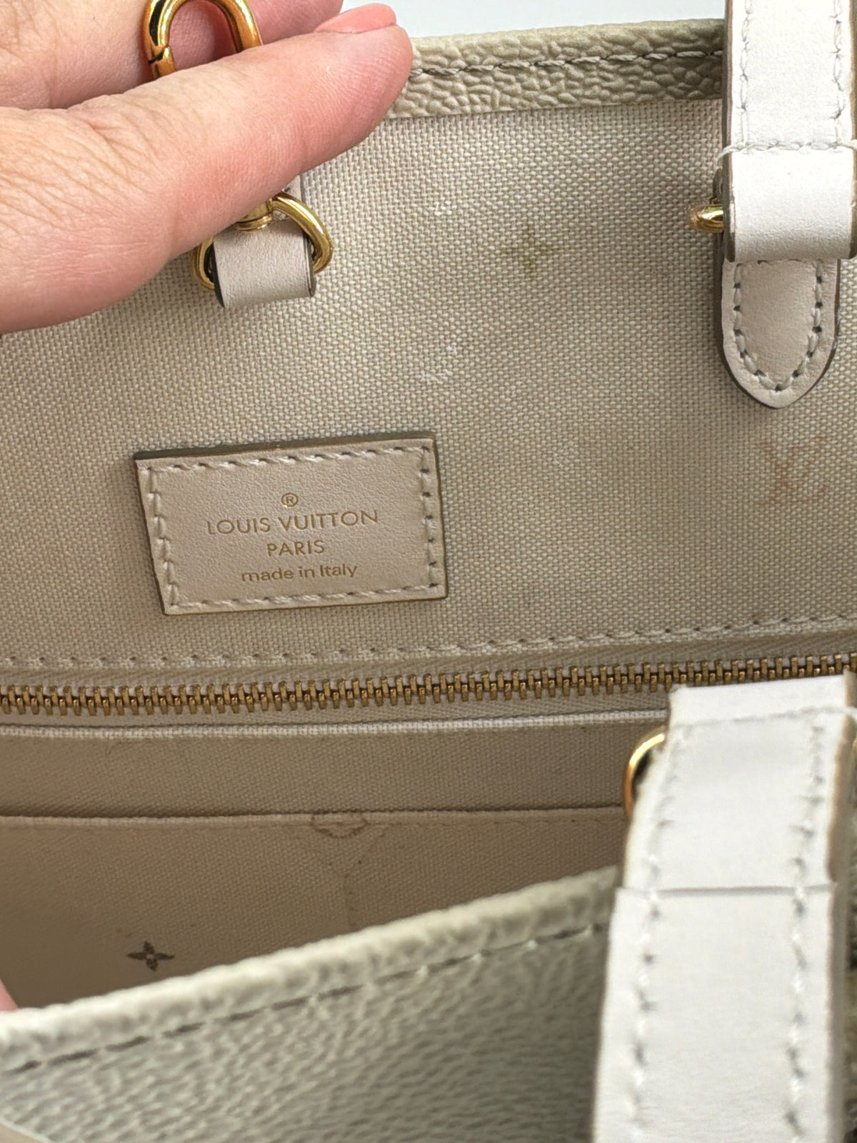 Louis Vuitton OnTheGo MM – Monogram Empreinte Gradient Leather
