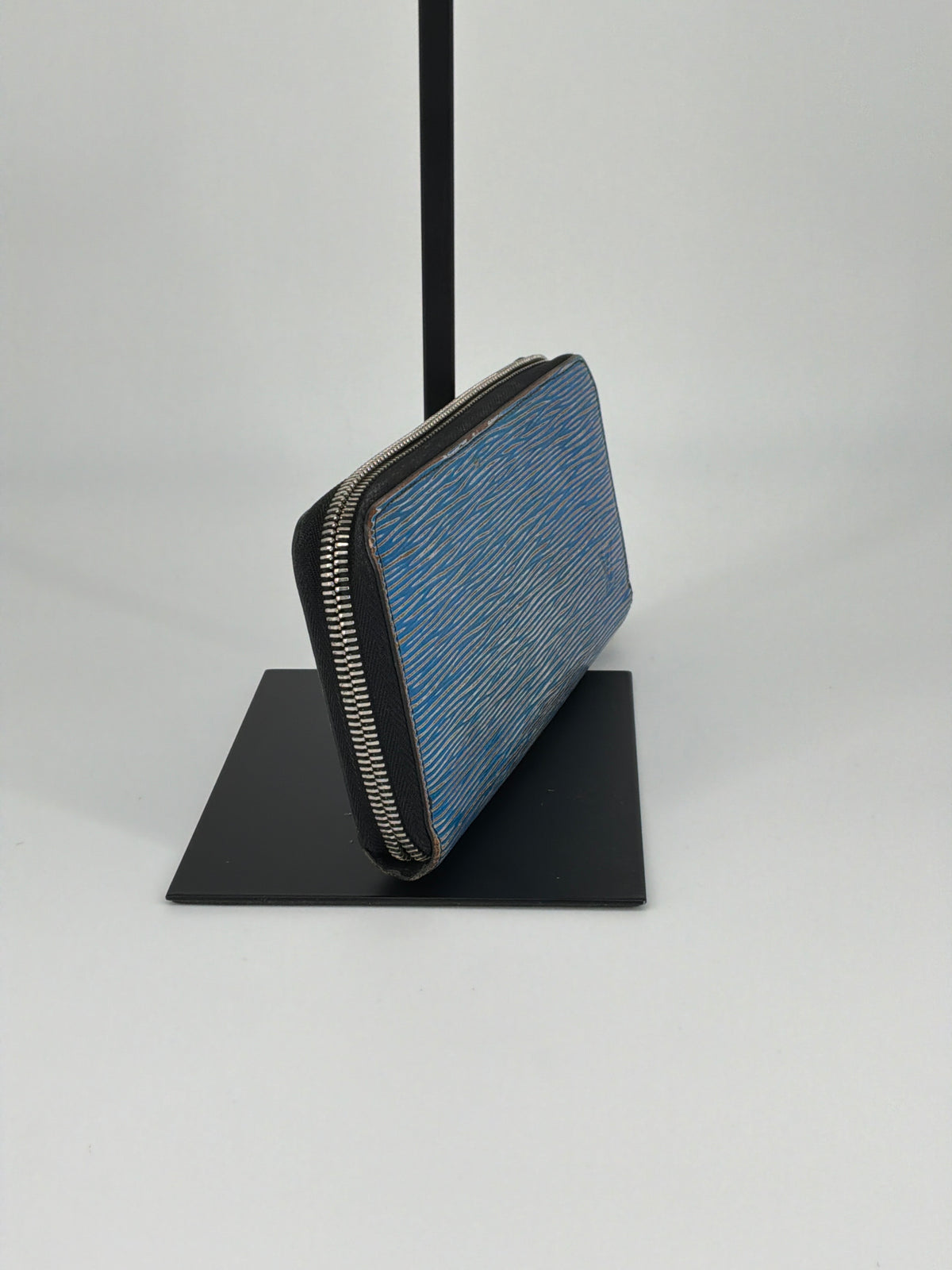 Louis Vuitton Zippy Long Wallet Epi Leather Zip-Around Wallet – Blue