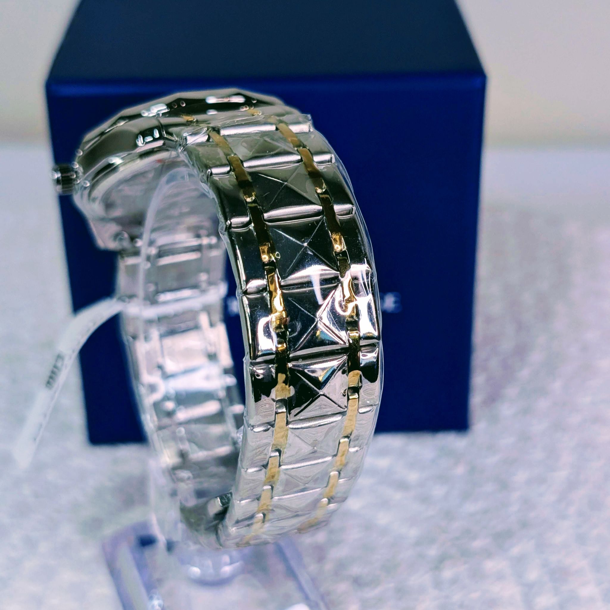 Montres Prestige MPW-0096 41mm White Sunburst Dial Silver-Tone Watch NIB