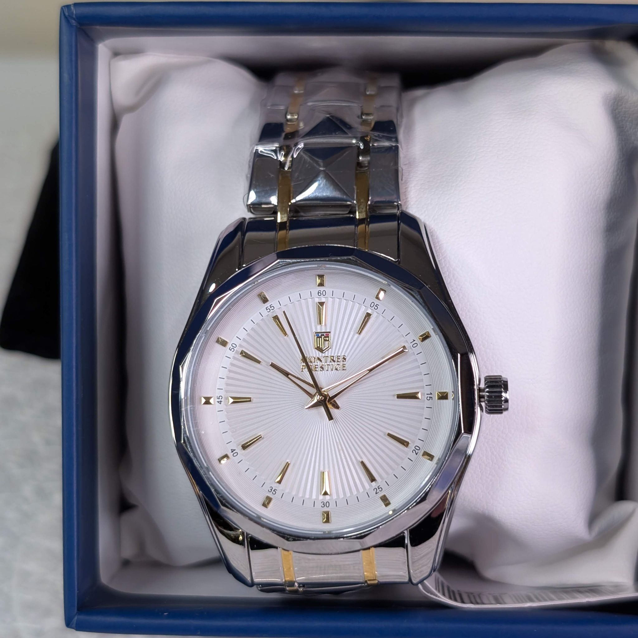 Montres Prestige MPW-0096 41mm White Sunburst Dial Silver-Tone Watch NIB