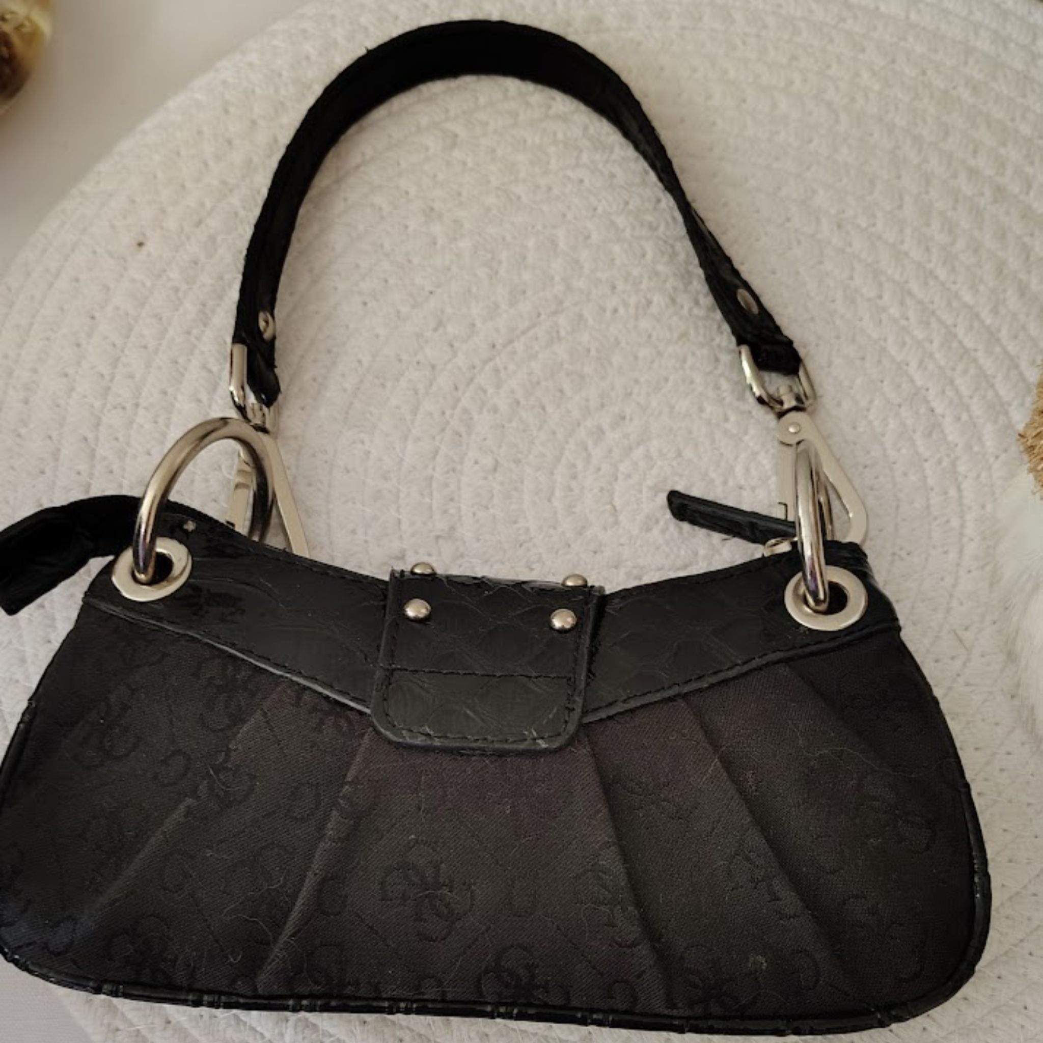 Vintage GUESS Mini F-1 Monogram Baguette Handbag - Black Textile Silver - Rank SA