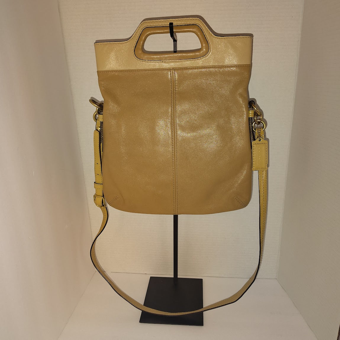 Coach Vintage Bonnie 13388 Leather Foldover Crossbody Satchel Beige Gold Hardware Preloved