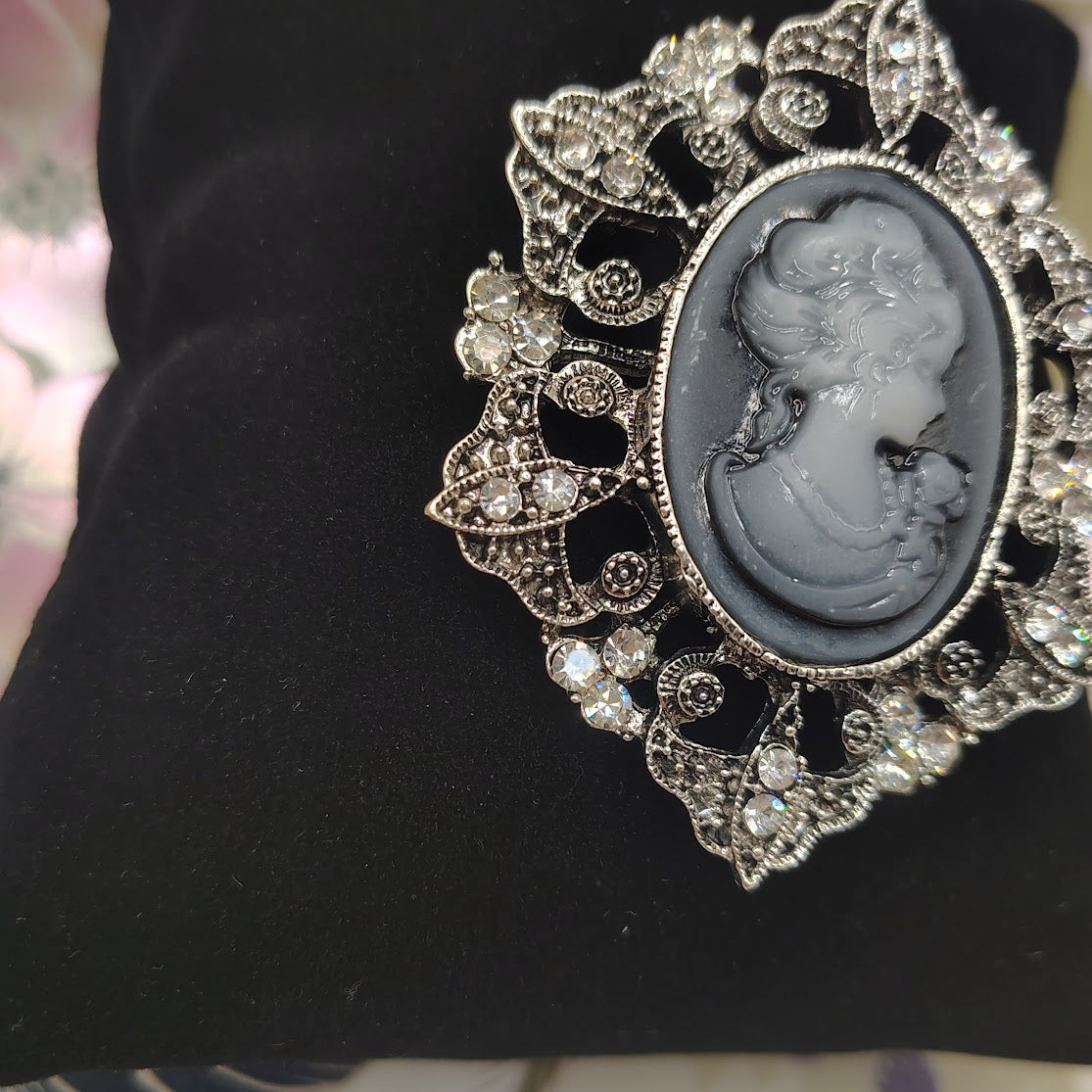 Vintage Victorian Revival Cameo Brooch Silver Tone Filigree Rhinestone Lady 1980s #04