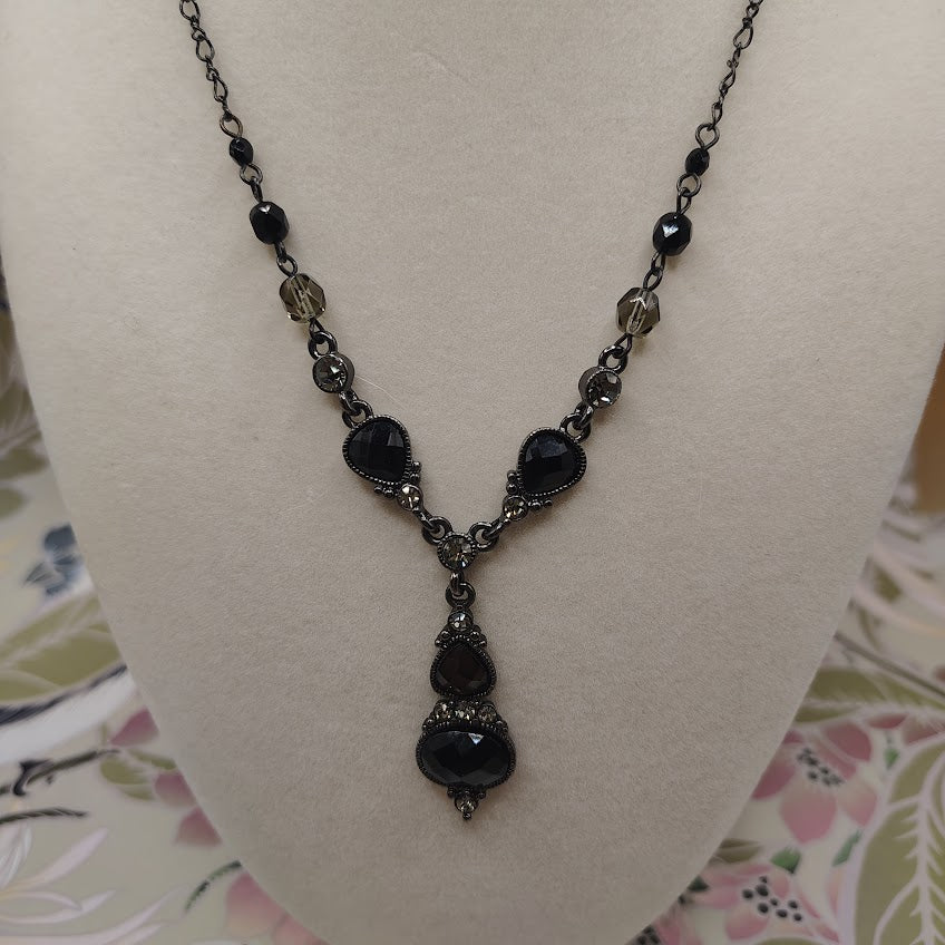 2028 Vintage Black Faceted Beaded Drop Necklace Gunmetal Tone 16" Adjustable#18