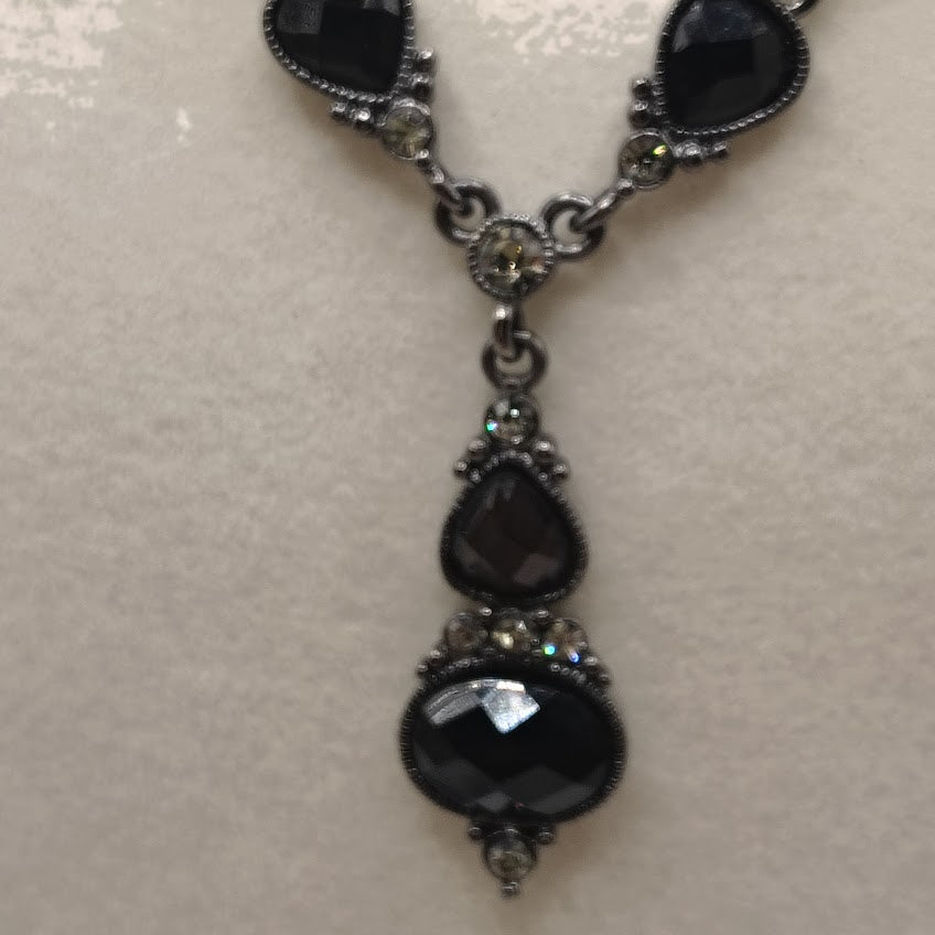 2028 Vintage Black Faceted Beaded Drop Necklace Gunmetal Tone 16" Adjustable#18