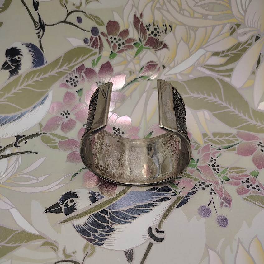 Metal Impressions Vintage Style Floral Cuff Bracelet Silver Tone Wide Boho Bangle # 27