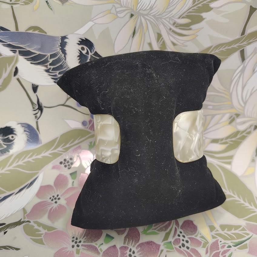 Chic White Faux Shell Marbled Resin Wide Hinged Bangle Cuff Bracelet #28