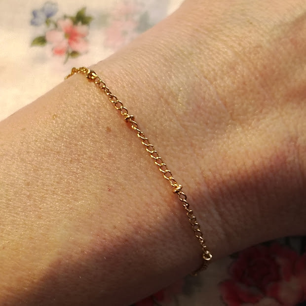 Estate jewelry gold tone bracelet dainty # 36