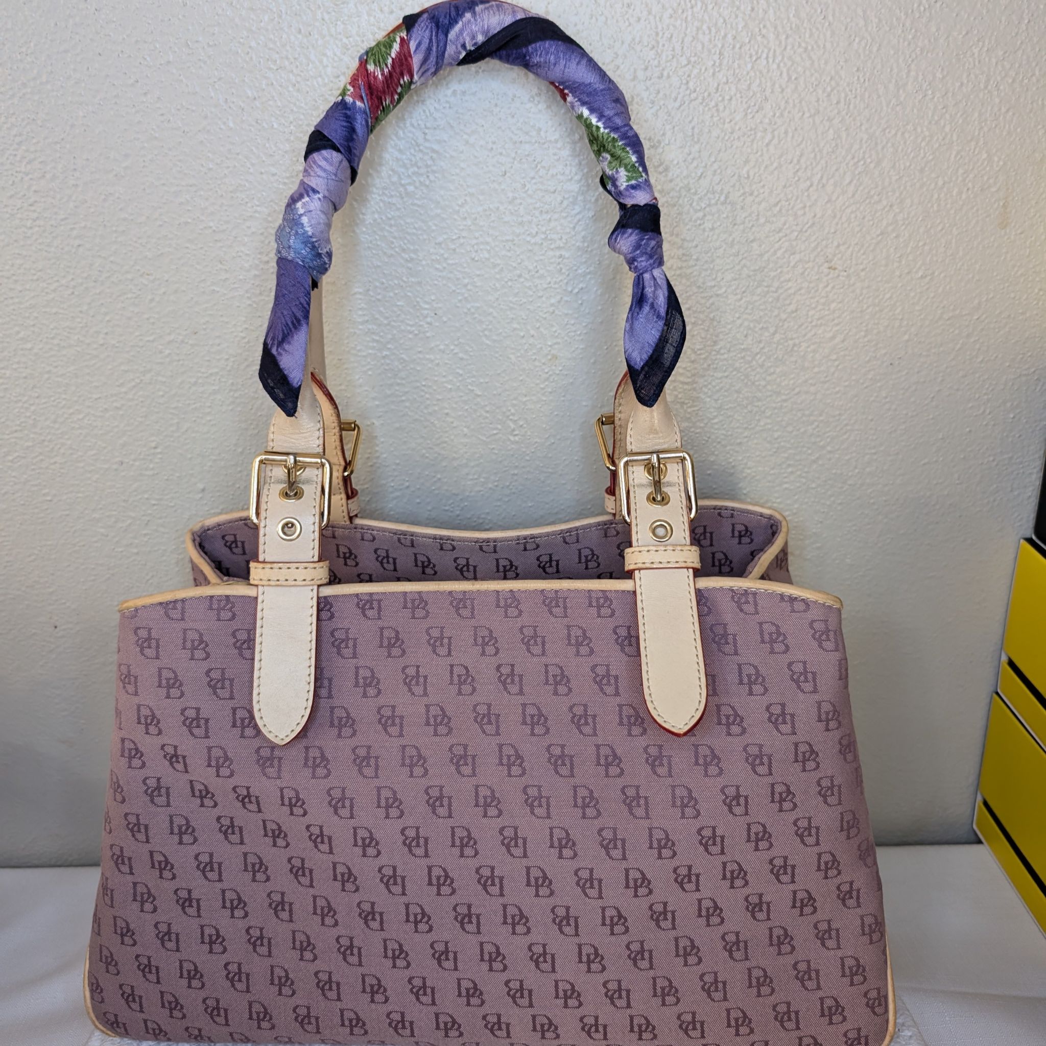 Dooney & Bourke Vintage Signature Monogram Tote | Lavender | K11990 | Scarf Included | Rank B
