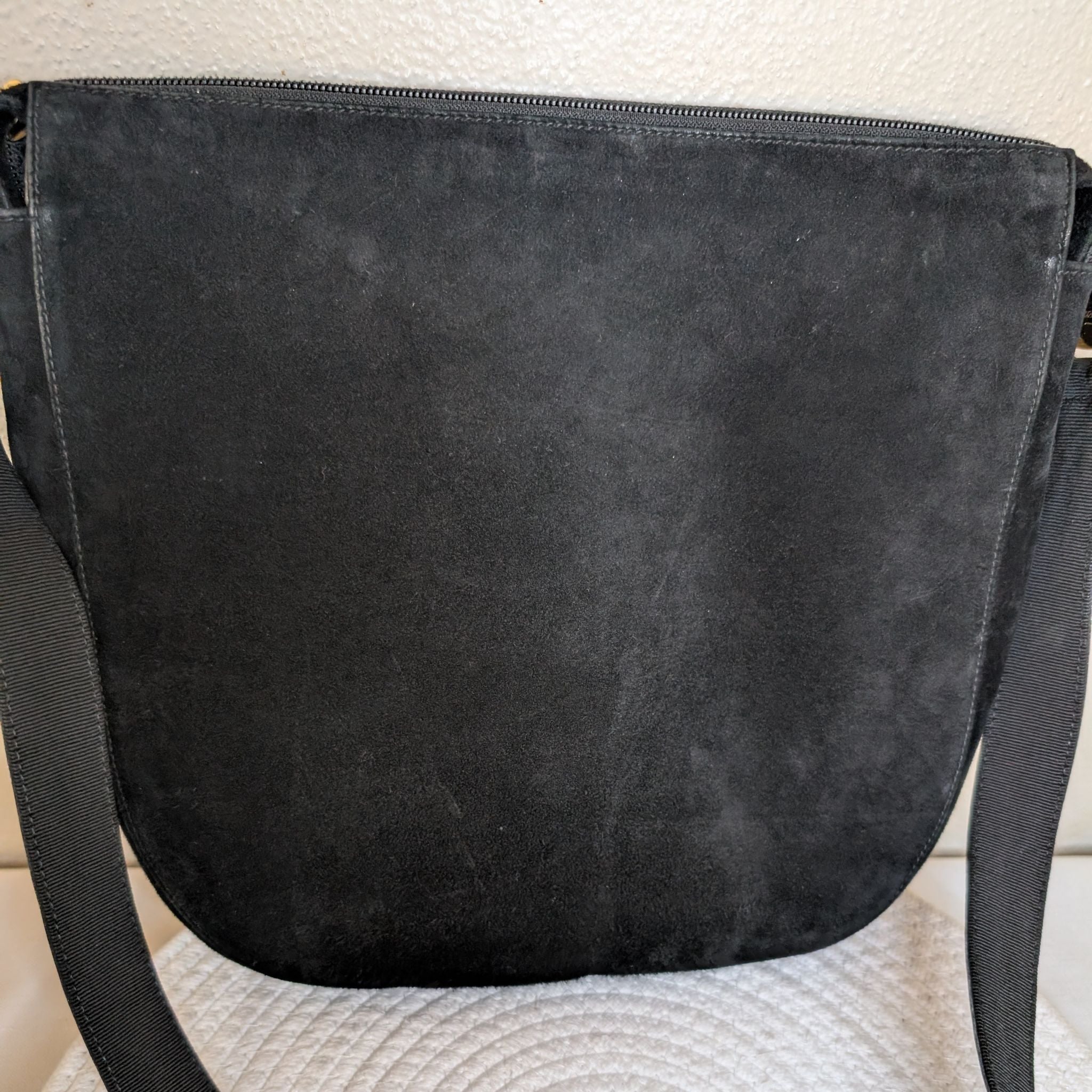 Salvatore Ferragamo Vintage Vara Suede Crossbody Bag | AX 21 4795 | Black | Rank AB