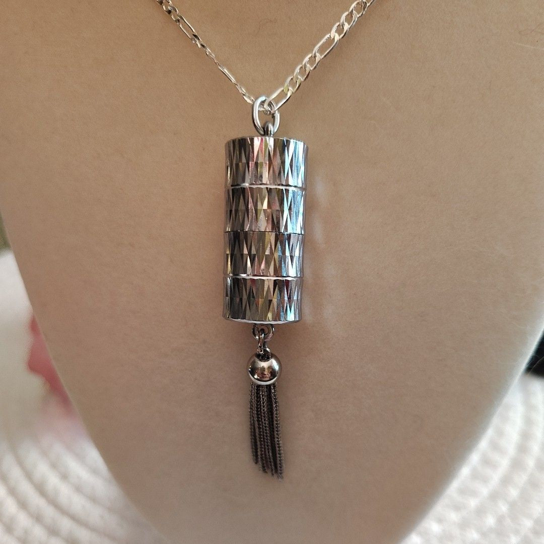 Baylor Vintage "Peek-A-Boo" Secret Watch Pendant | Excellent | Silver-Tone Cylinder with Tassel